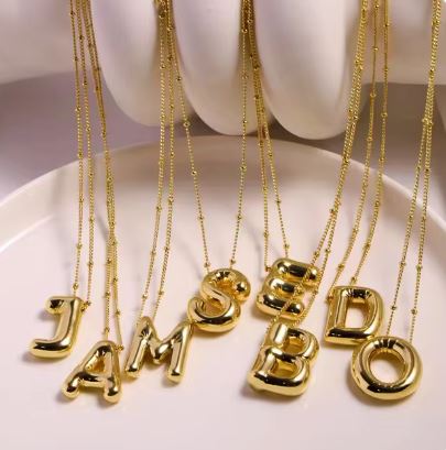 COLLAR LETRAS CHUNKY BAÑADO EN ORO Y PLATA DE 18K® | ENVIO GRATIS 🤩